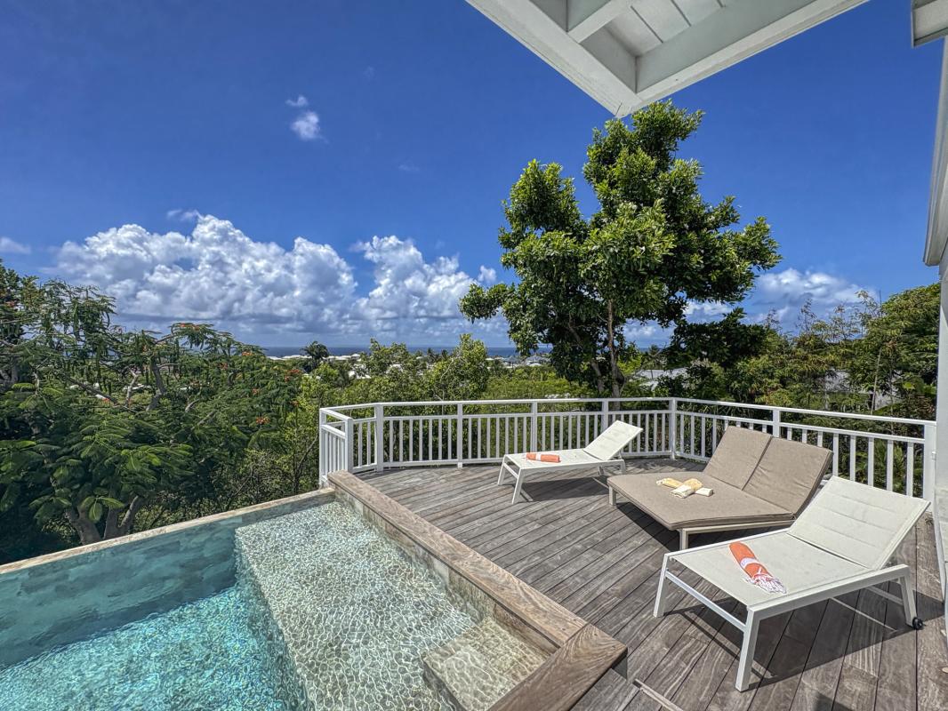 7.Location villa piscine Saint François Guadeloupe_Piscine vue mer